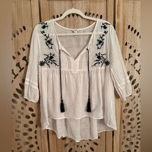 Forever 21 White Cotton Embroidered Top